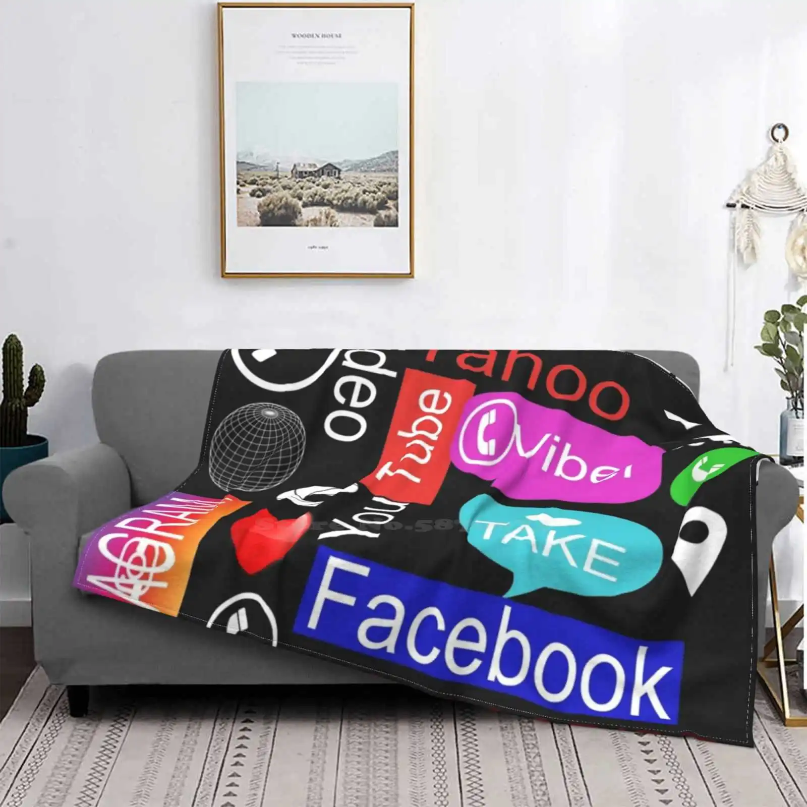 

Социальные сети: милые футболки, виртуальные миры, социальные сети, сегодня «Facebook Messanger» в Instagram и «Веселая Мода в трендовом стиле