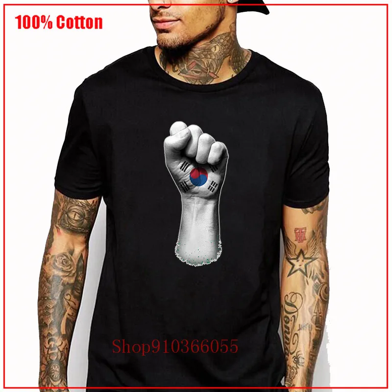 Забавная футболка с флагом Южной Кореи на приподнятом кулаке Высококачественная