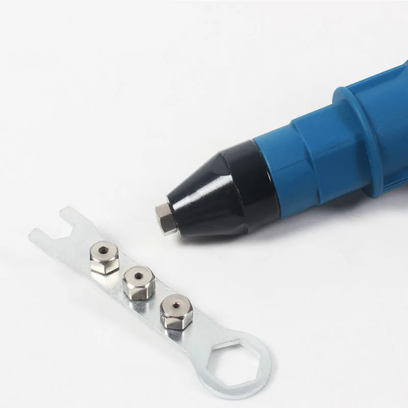 Электрический заклепочный сверлильный адаптер преобразующий насадку заклепки