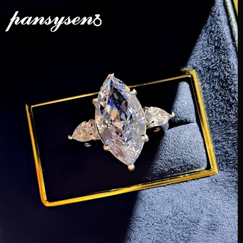 

Кольцо обручальное из серебра 100% пробы, с имитацией муассанита и бриллиантами