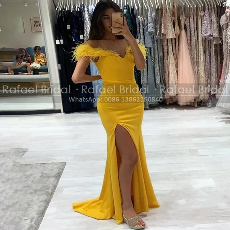 

Sexy Side Split Mermaid Bridesmaid Dresses With Feather Boat Neck Gold Yellow Long Wedding Party Dress Maid Of Honor