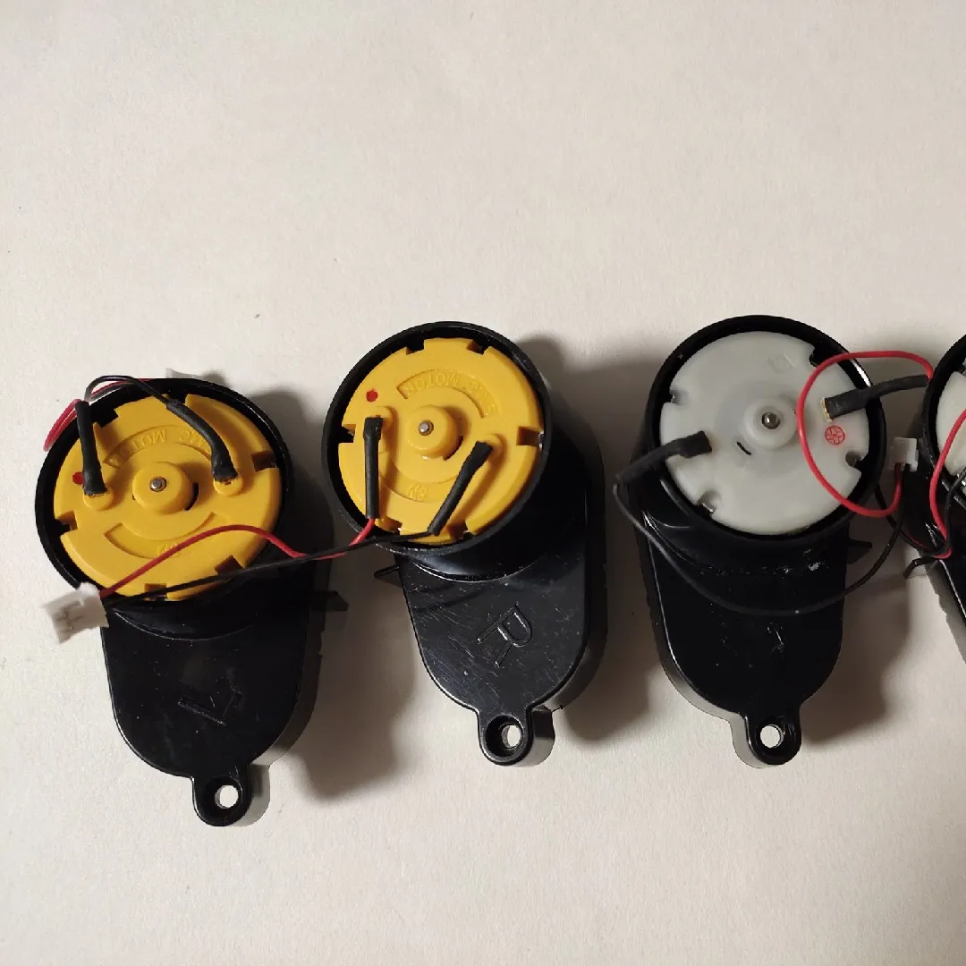 

PANDA X500 X850 Side Brush Motor or Ecovacs Deebot CR120 CR121 CEN546 CEN540 CR540 Dibea x500 Vacuum Cleaner Parts Motors