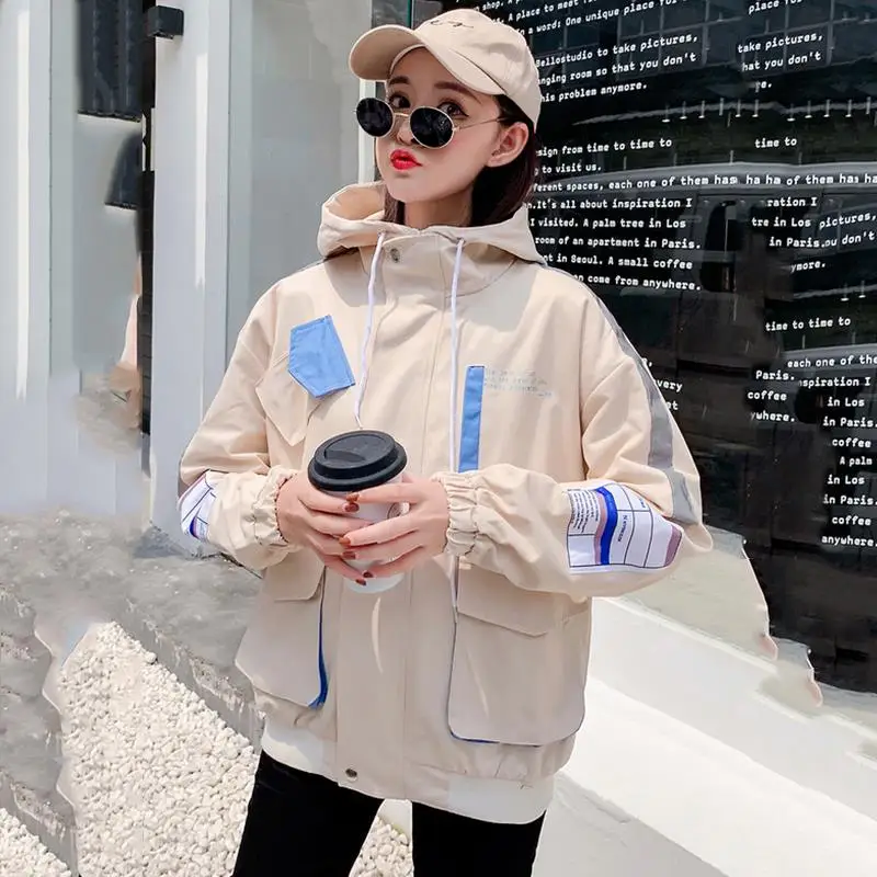 Женская куртка на молнии с аппликацией Merry Pretty Черная длинным рукавом и капюшоном