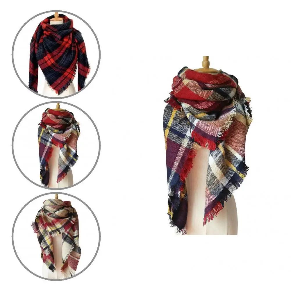 

Стильные зимние шали с кисточками