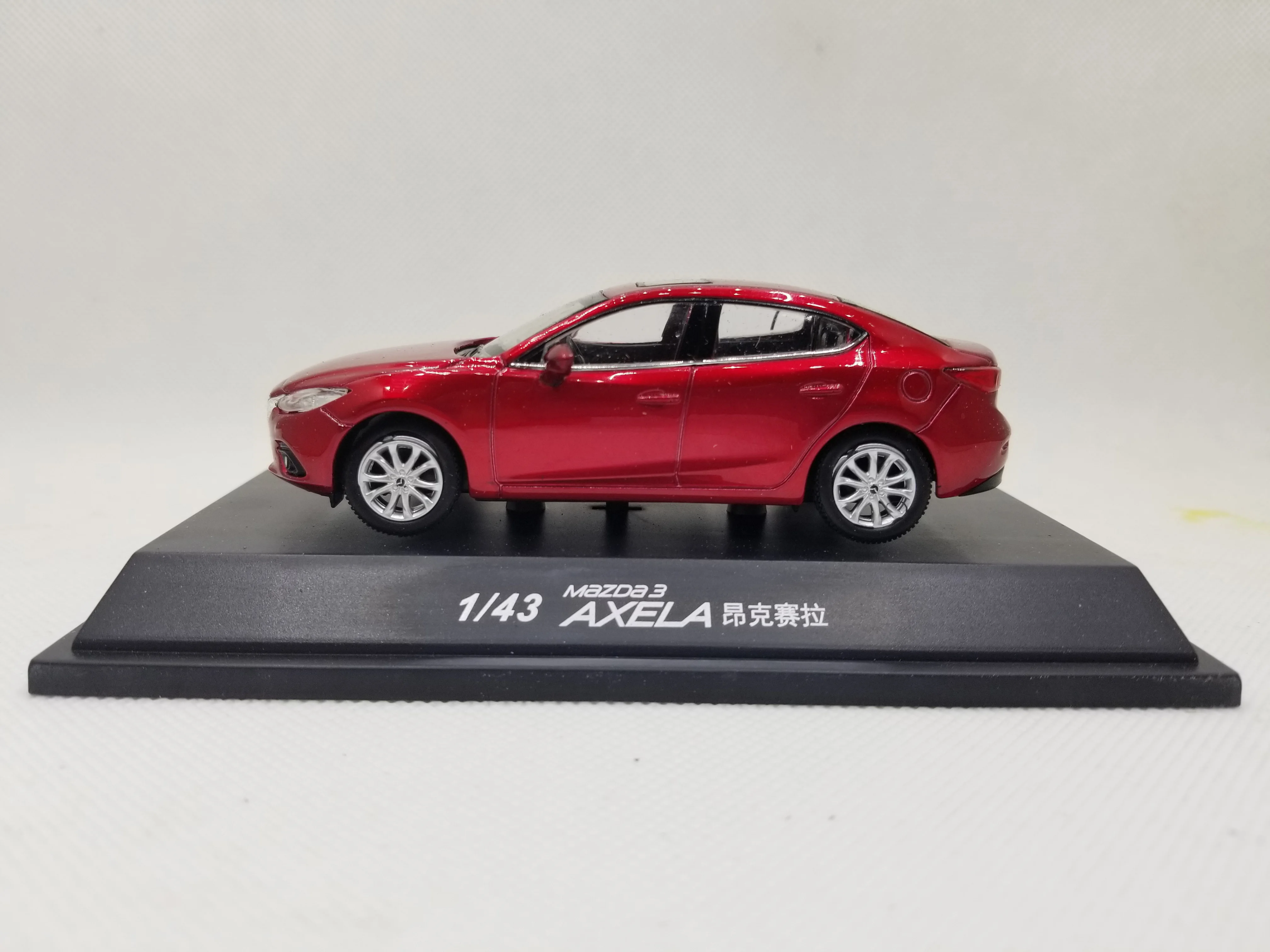 1:43 литая под давлением модель для Mazda 3 Axela Красный Седан сплав игрушечный автомобиль миниатюрная коллекция подарки Мазда 3