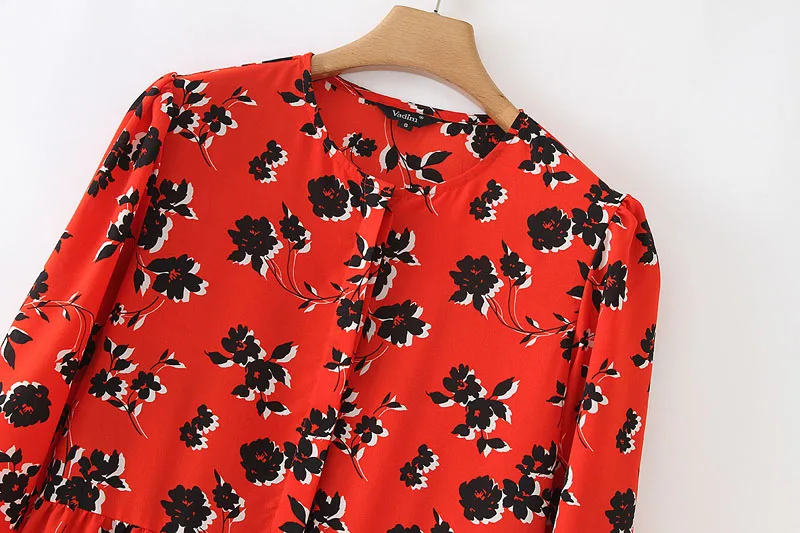 Женское платье-рубашка с цветочным принтом до середины икры плиссированные