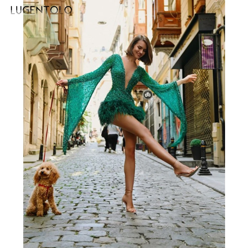 Женское вечернее облегающее платье с глубоким V образным вырезом зеленые платья