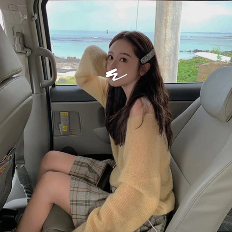 

Женский осенне-зимний свитер 2021