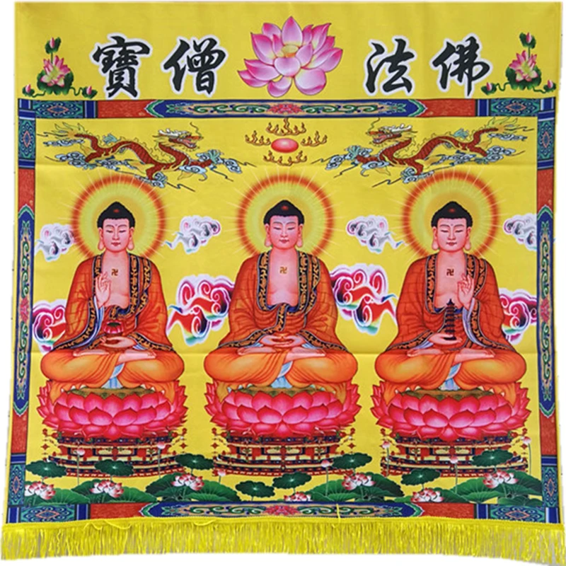 Хлопковая скатерть для алтаря в буддистском храме с изображением Будды и символов Дхармы.