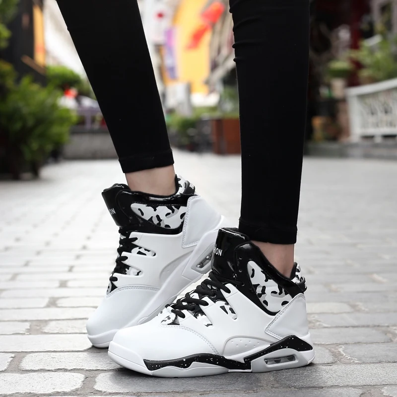 Кроссовки женские с высоким верхом Спортивная модная обувь плюшевые