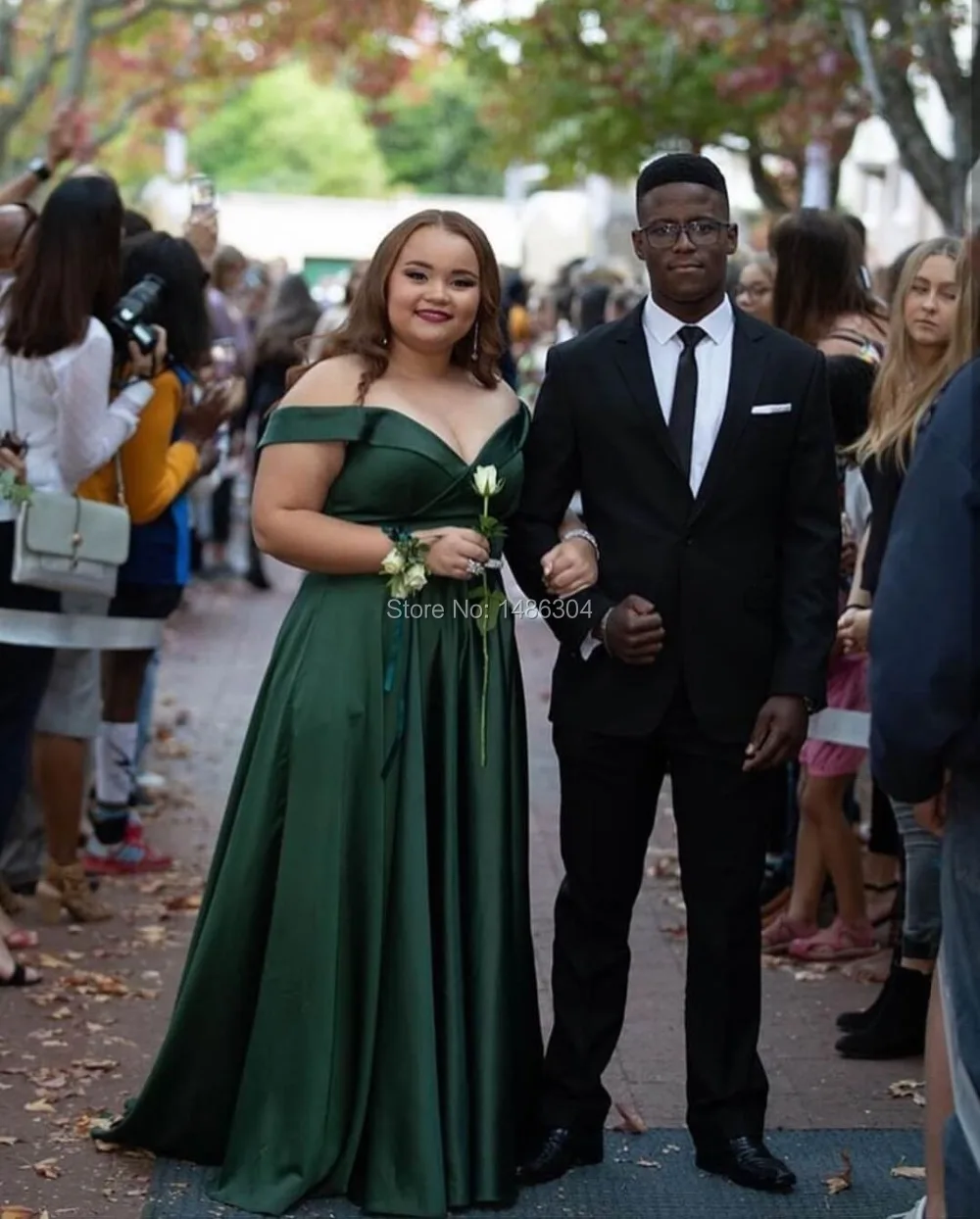 YuNuo простой дизайн 2019 вечернее платье с открытыми плечами высоким разрезом длина