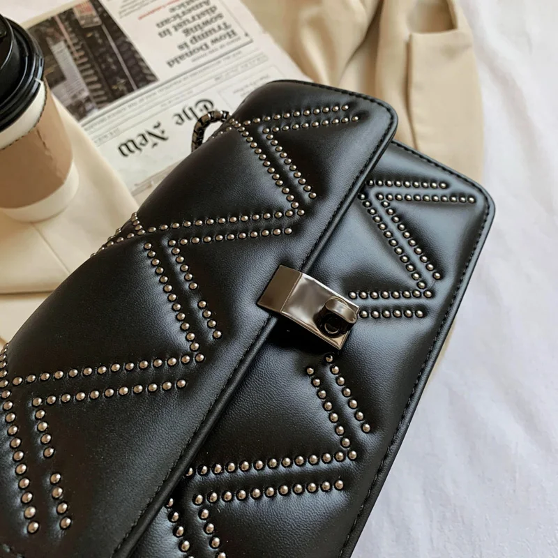 

Bag female Korean version 2021 new wild spring and summer girl student shoulder bag fashion student square messenger small bag