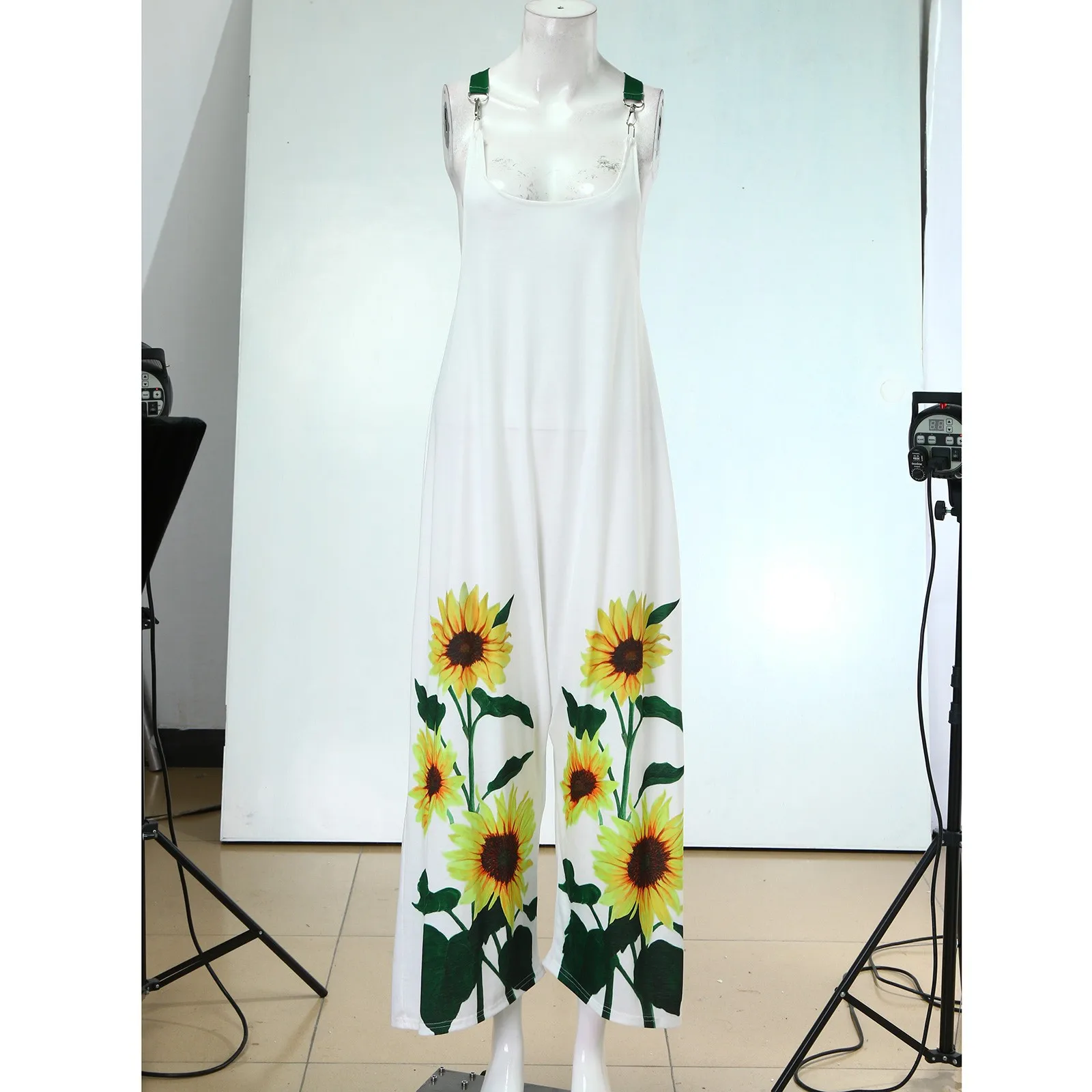 

Casual Loose Sunflower Strap Jumpsuit Sexy Sleeveless Pocket Women Summer Korean Style Rompers Fashion New Playsuits Bodysuit