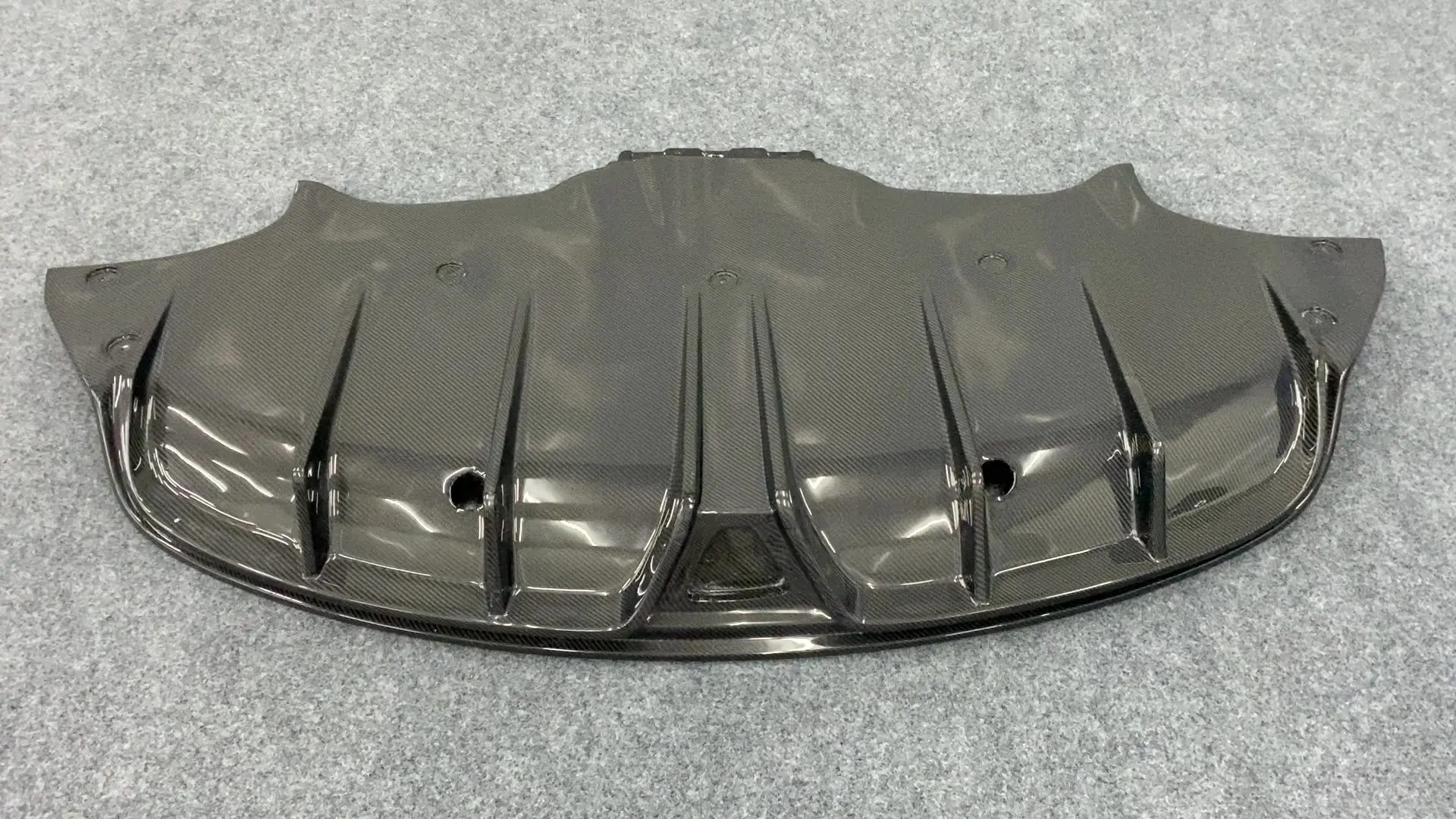 

High quality CMST style carbon fiber rear diffuser for model 3