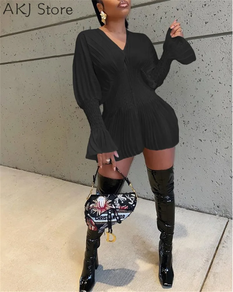 

Женское однотонное платье-трапеция с V-образным вырезом и расклешенными рукавами