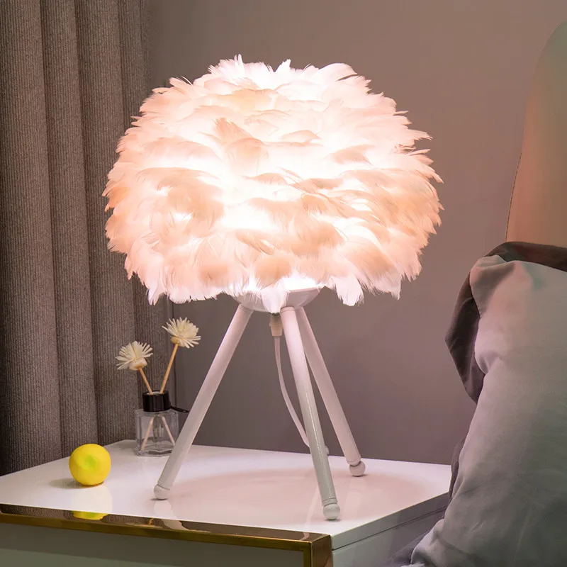 

Feather LED Table Lamp Stand Lighting Bedroom Living Room Bedside Table Light Loft Decor Romantic Wedding Christmas Decoration