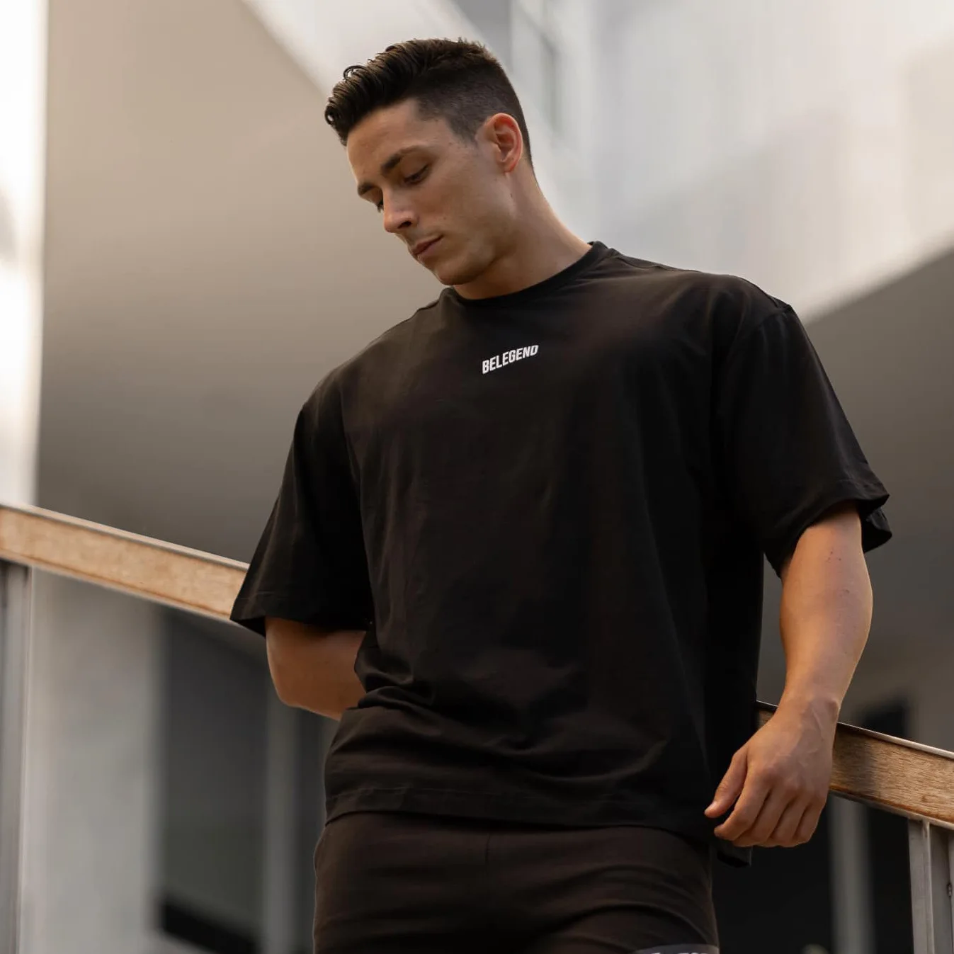 Мужская свободная футболка с коротким рукавом и принтом лето 2022 модные топы для