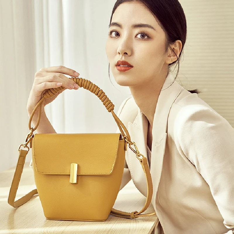 Дамские сумочки из натуральной кожи Новинка лета 2022 желтая и белая сумка на плечо