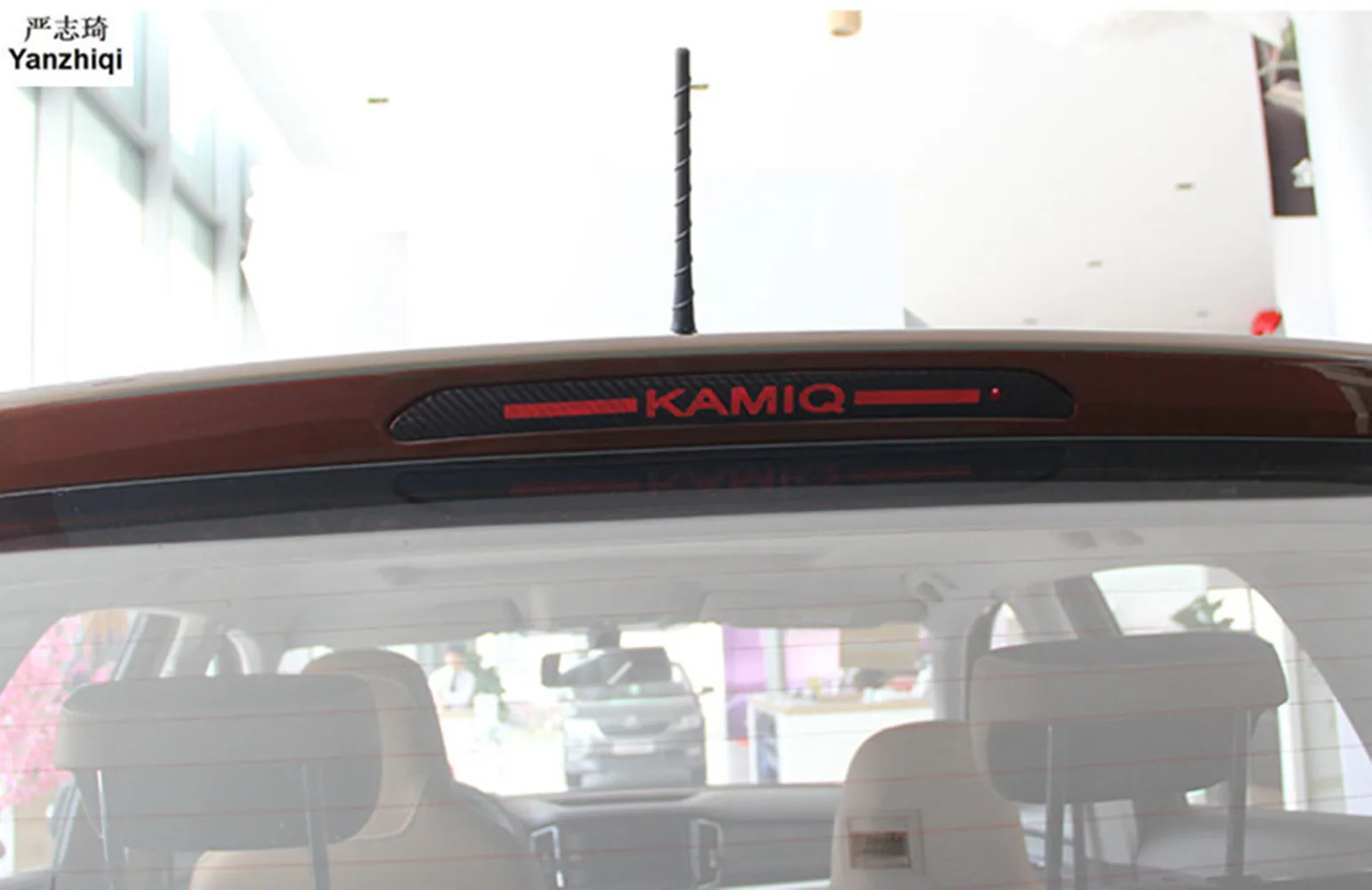 

Автомобильный Стайлинг задний фонарь Тормозные огни защита лампы чехлы из углеродного волокна 3D наклейка для Skoda KAMIQ 2018 автомобильные аксес...