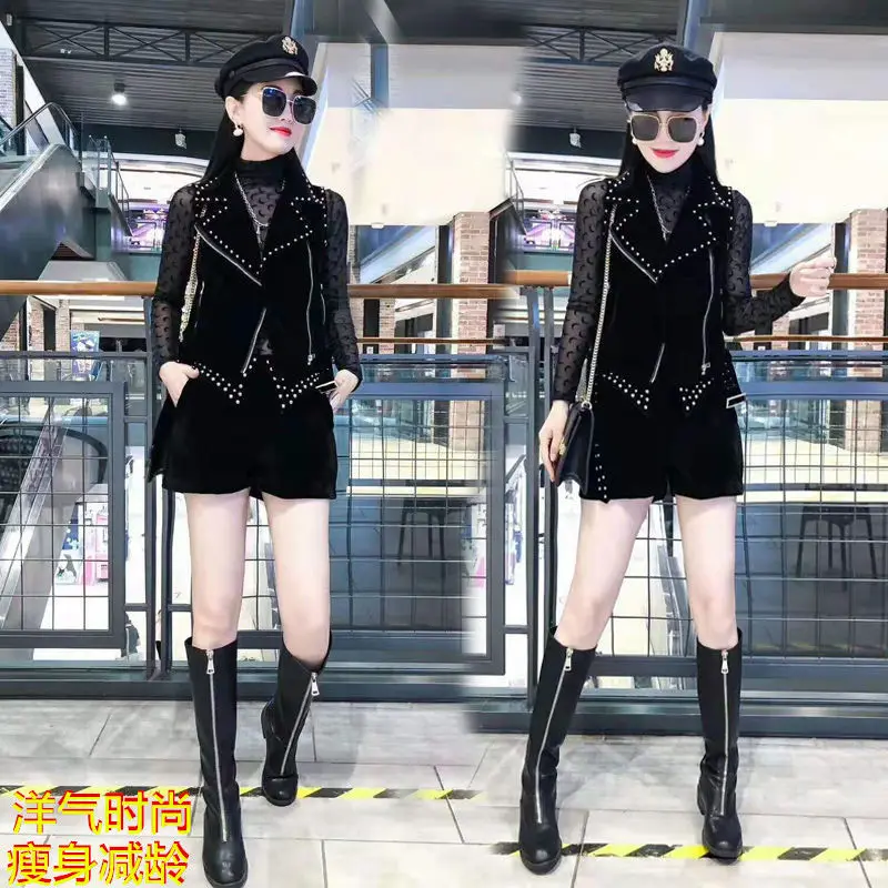 

Hong Kong new winter nail bead ma3 jia3 brim minus age Europe fashion, cultivate one's morality T-shirt shorts three-piece suit