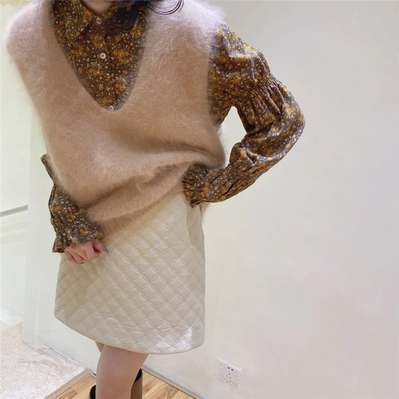 

Winter new style French romantic elegance noble V-neck versatile fashion vest temperament woolen vest