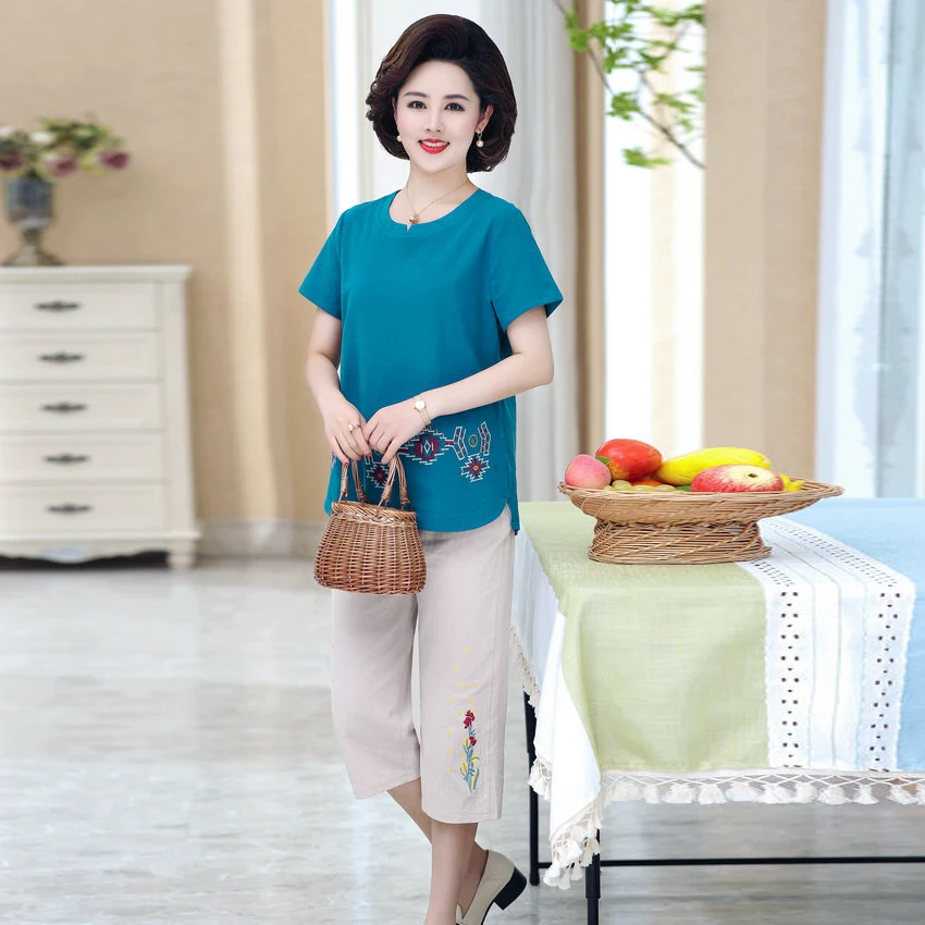 

Middle Aged Women Summer 2 Pieces Suit Set Green Red Orange Embroidery Short Sleeve Top And Beige Cropped Pant Twinset Clothes