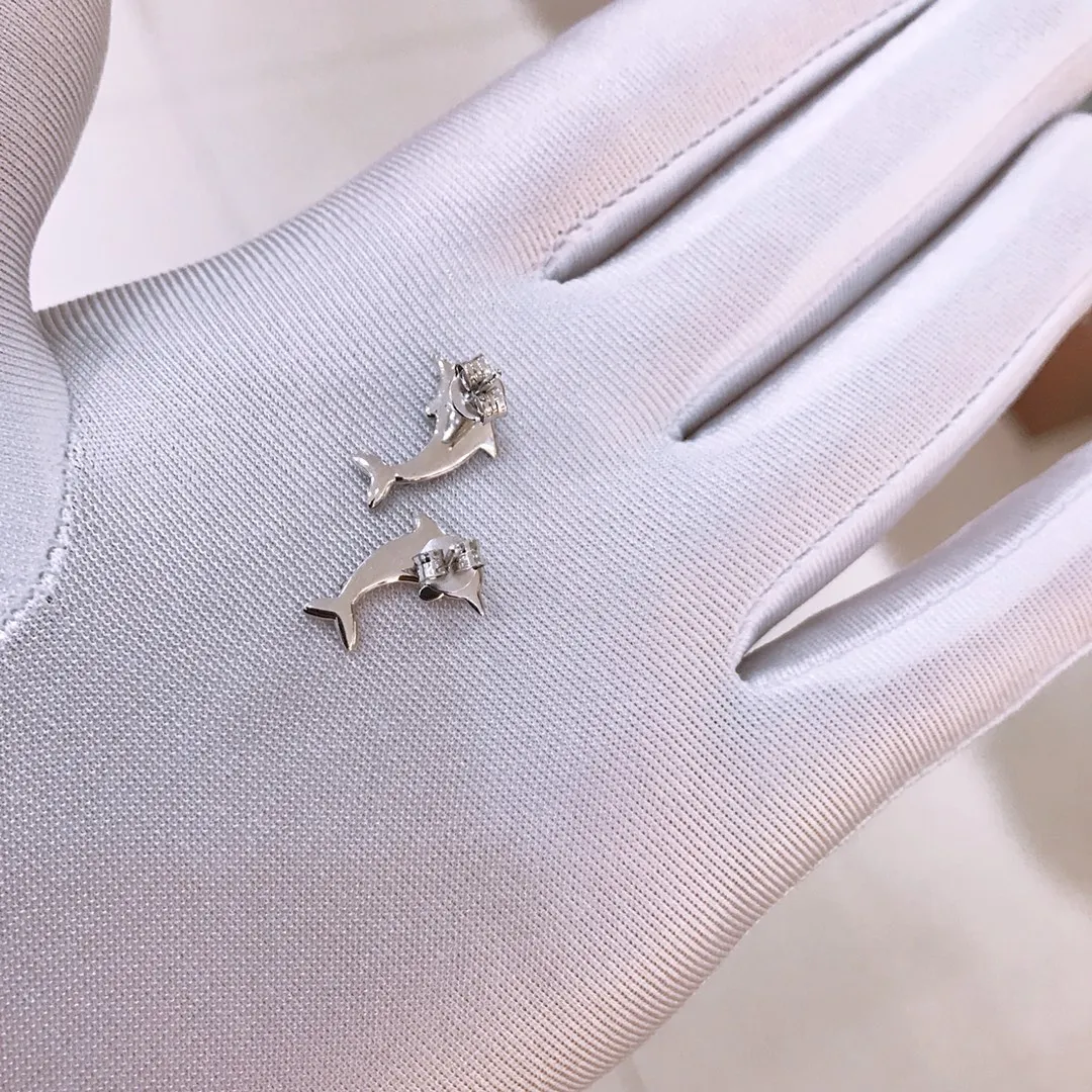 

Fashion Luxury 925 Sterling Silver Dolphin Earrings. Woman Symmetrical Ear Studs. Birthday Gift For Girlfriend Free Shipping