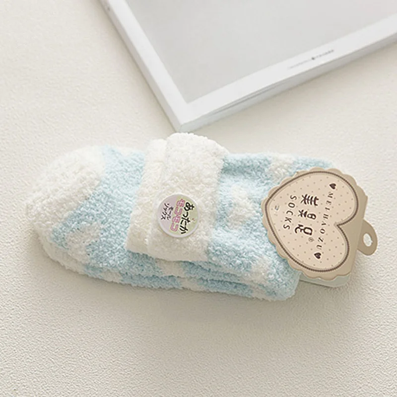 Женские длинные зимние теплые носки из кораллового флиса для сна на кровати