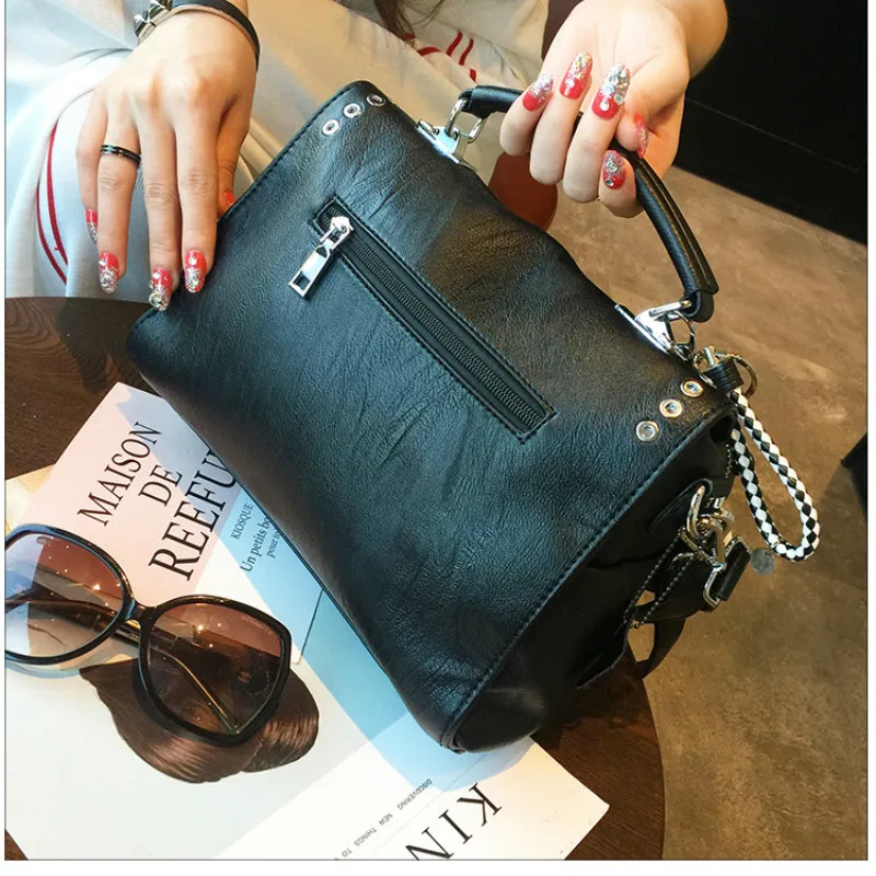 

Tote bag female New summer handbags 2020 fashion retro rivet handbags ladies one-shoulder diagonal bag three-purpose bag