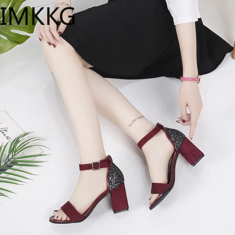 Летняя женская обувь женские сандалии-гладиаторы с пряжкой на ремешке Модные