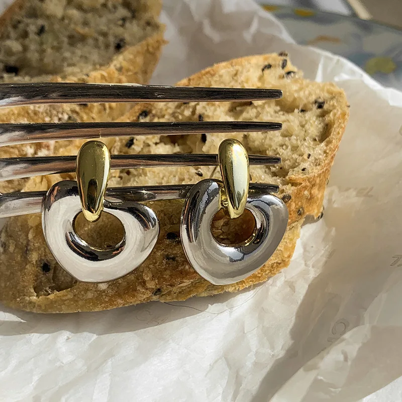 

Metal Love Heart Eardrop for Women Korean 2021 New Fashion Earrings Female Simplicity Elegant Drop Earrings Trendy Jewelry Gifts