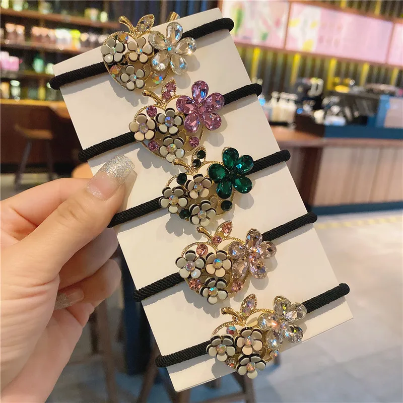 

Alloy Geometric Rhinestone Elastic Hair Band Flower Hair Tie Hair Accessories For Women Crystal Rubber Band For Hair Scrunchies