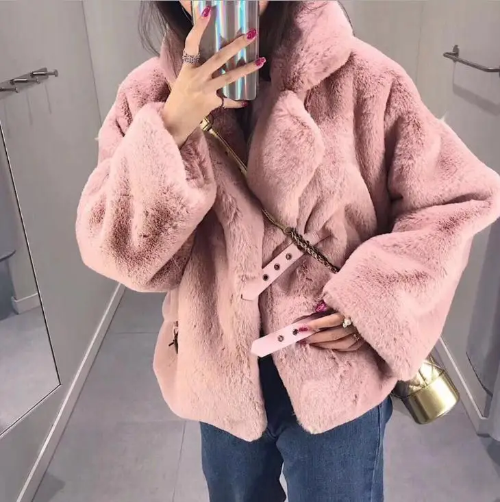 Женская осенне-зимняя куртка из искусственного меха с длинными рукавами
