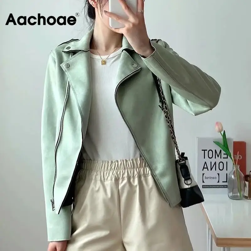 

Куртка женская замшевая однотонная с отложным воротником и карманами