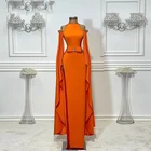 Платье вечернее оранжевое с открытыми плечами, высоким вырезом и открытыми рукавами