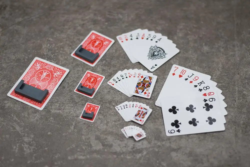 Забавные сжимаемые карты магические трюки большой до маленький игровой