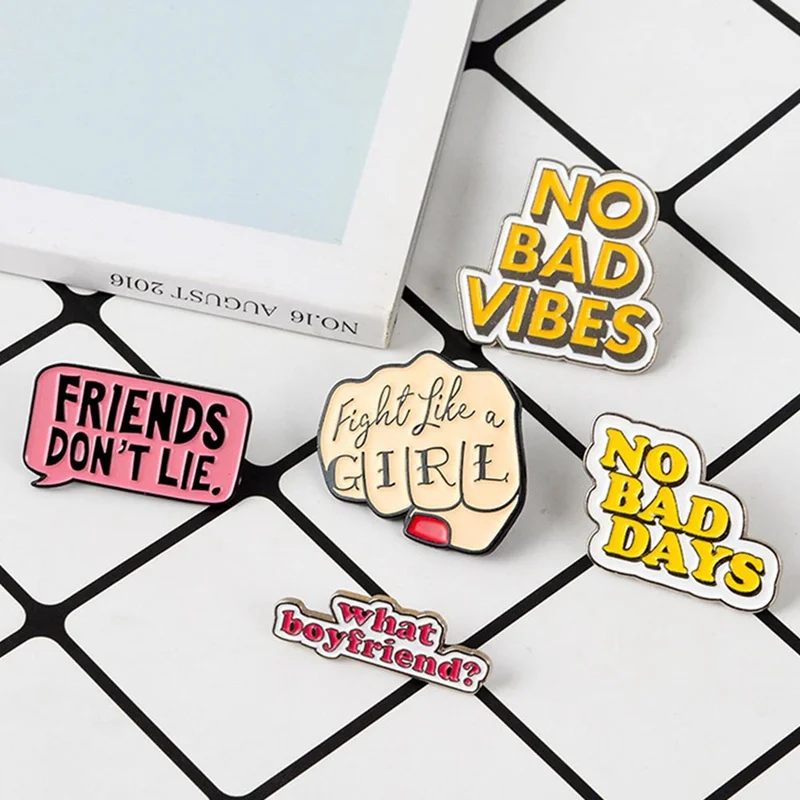 Цитата эмалевая булавка Феминистская девушка сила очень странные дела нет