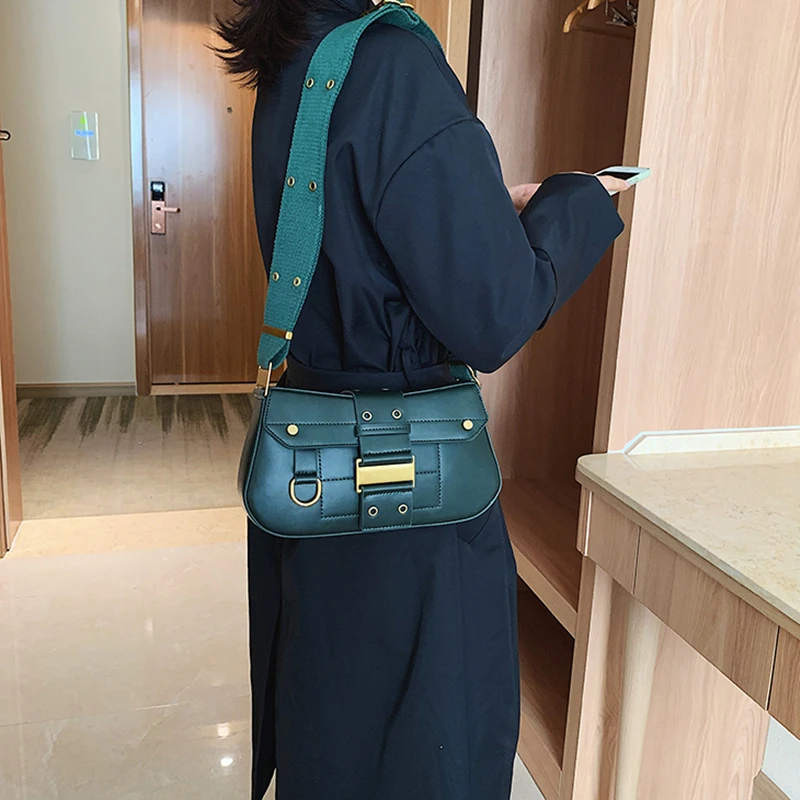 Сумка через плечо с заклепками в европейском и американском стиле сумка