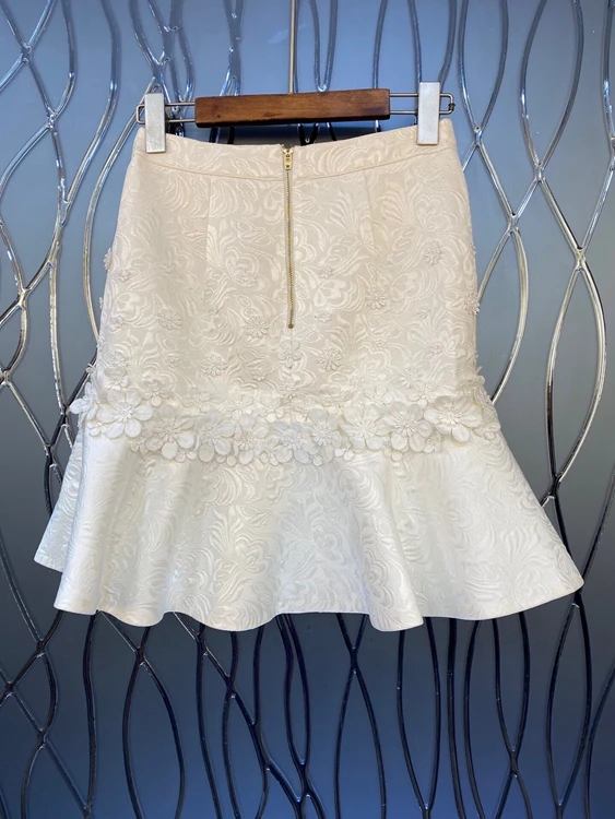 

2020 autumn and winter new fashion women's heavy industry jacquard stitching lotus leaf trim solid color skirt 1218