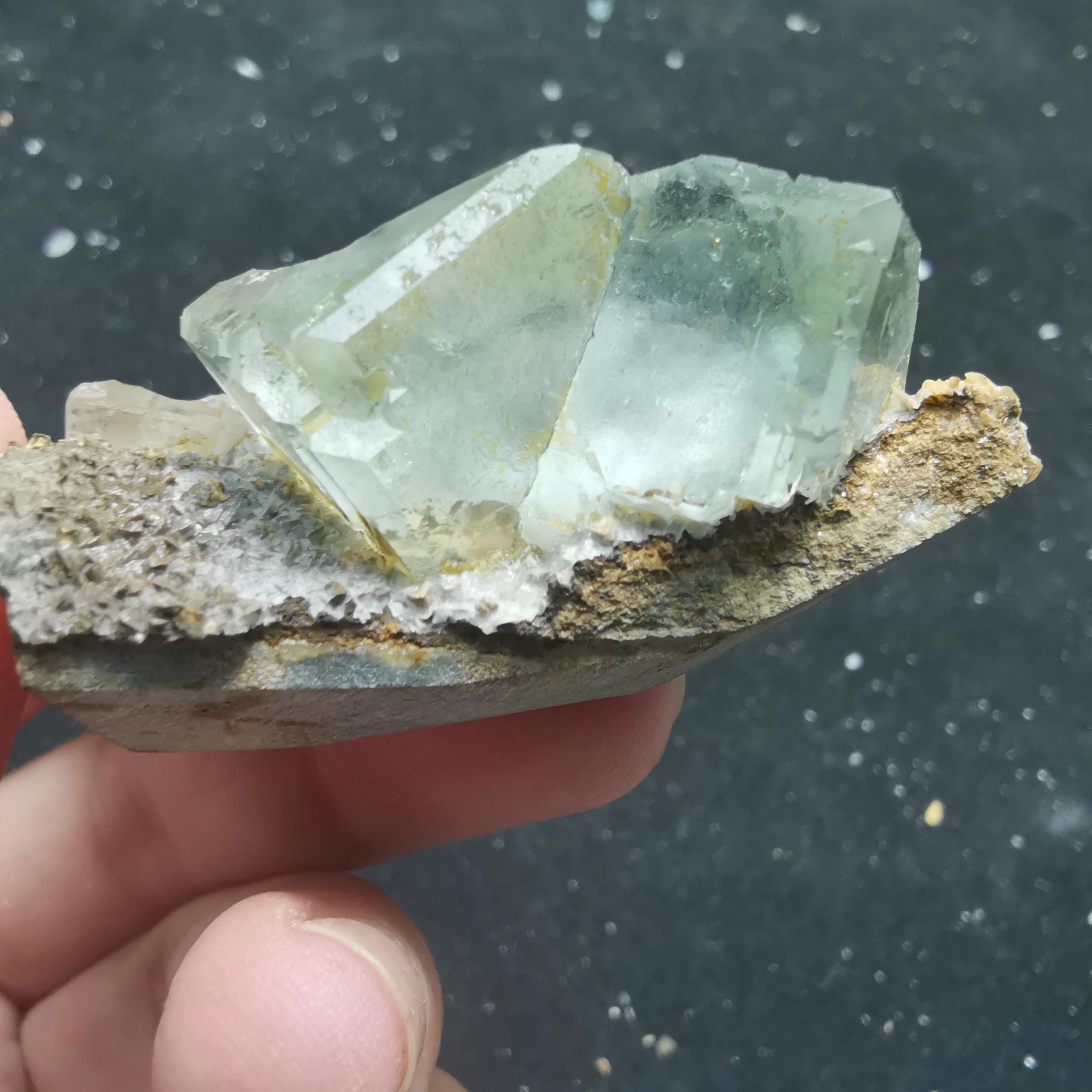 

29gNatural rare grass green fluorite mineral specimen cluster healing crystal stone decorated QUARTZ GEM