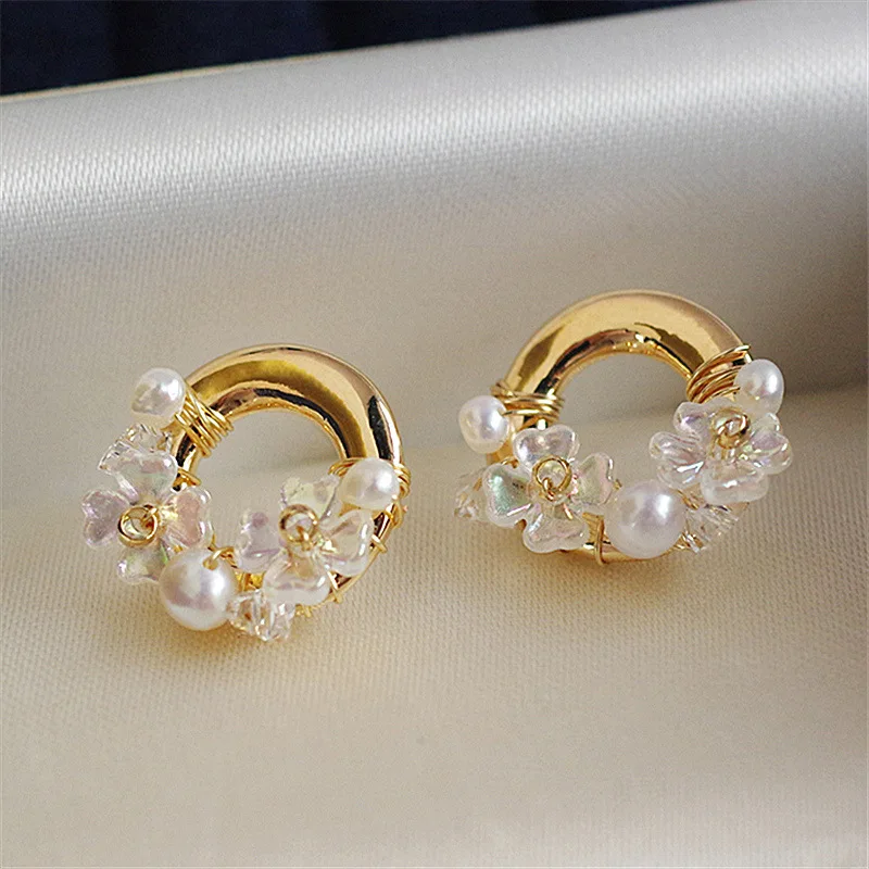 

Handmade Pearl Shell Flower Circle Stud Earrings 2020 New Jewelry Delicate Earing Wholesale