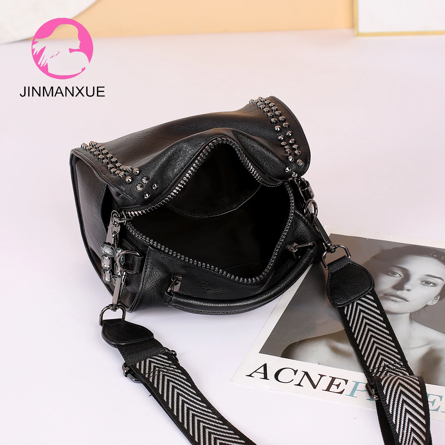 

Designer Leather Women Messenger Bag Duel-use Rivet Ita Bag Wide Strap Over Shoulder Bolso Diamond Female Crossbody Tote Handbag