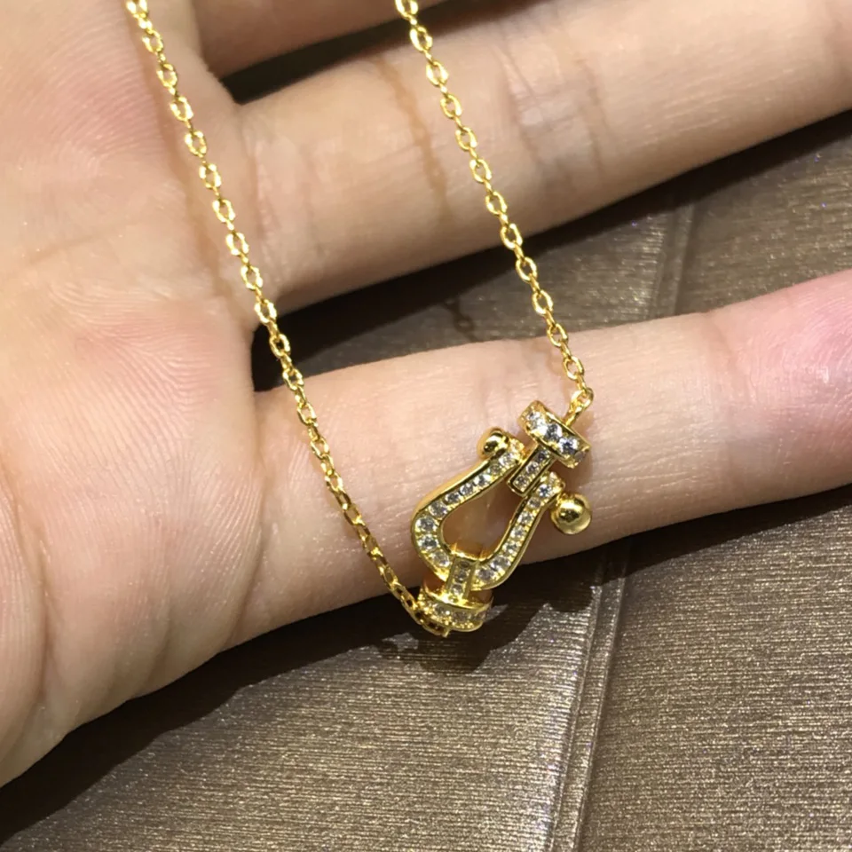 

Fashion Brand Diamond Horseshoe Pendant Titanium Steel Alloy Necklace For women Glamour Feminine Necklace