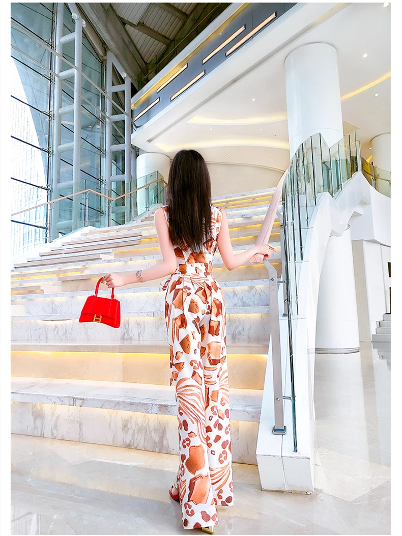 Комбинезон женский без рукавов с принтом широкими штанинами |