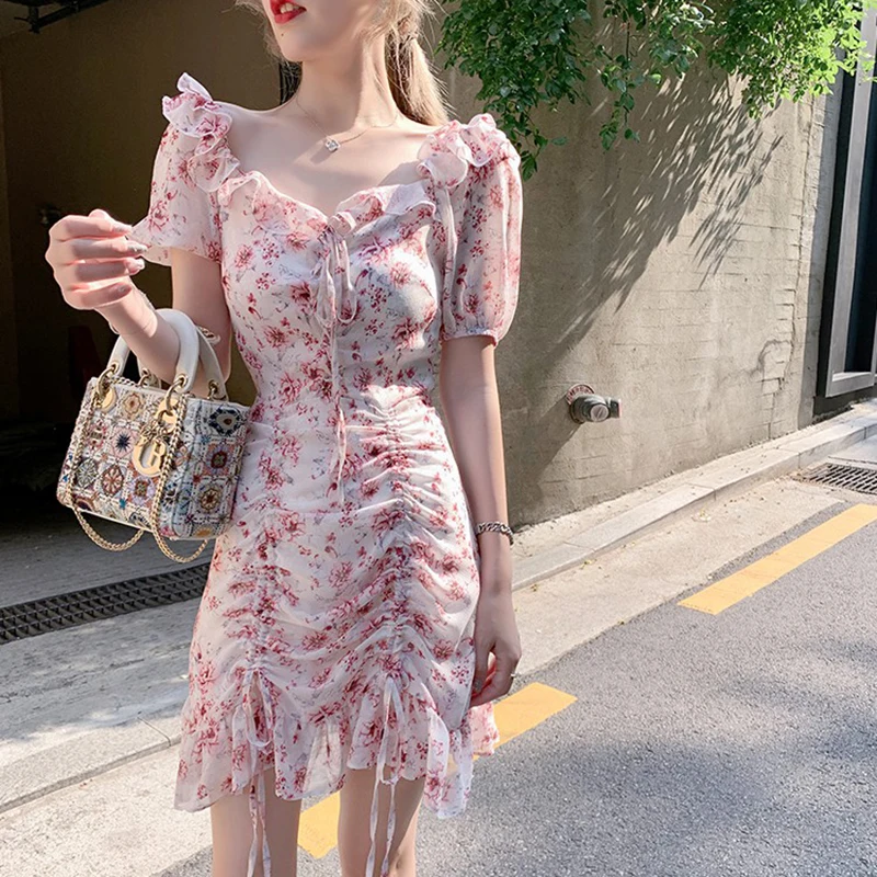 Женское мини-платье с цветочным принтом V-образным вырезом и рюшами | Женская