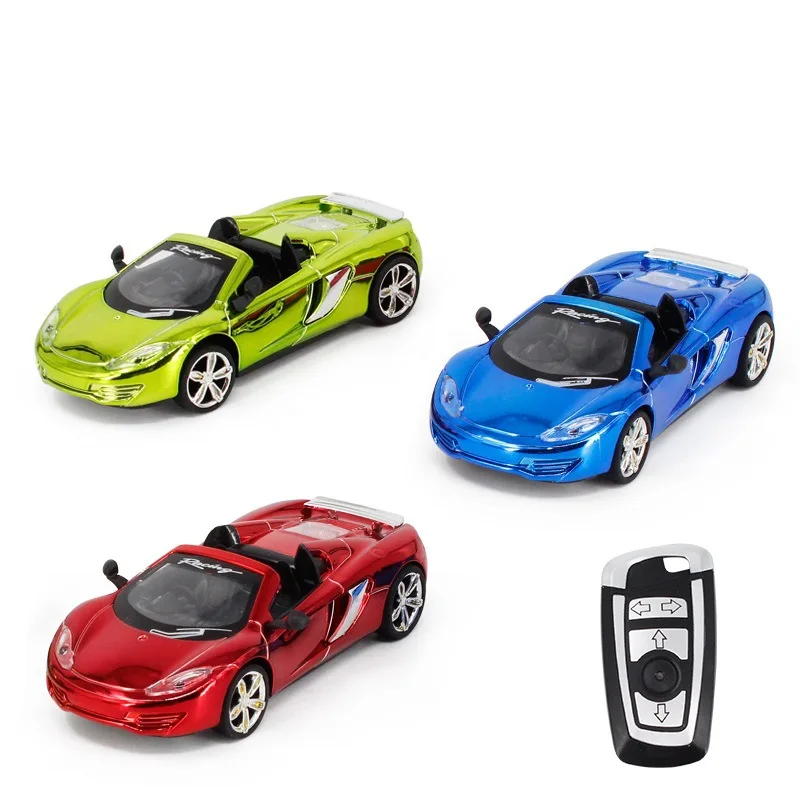 Радиоуправляемая гоночная модель с крутым пультом дистанционного управления в