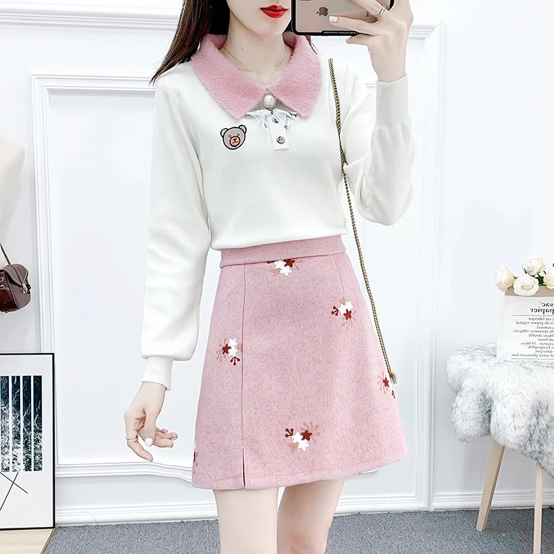 Модные костюмы вязаный свитер с жемчугом и юбка цветочной вышивкой комплект из