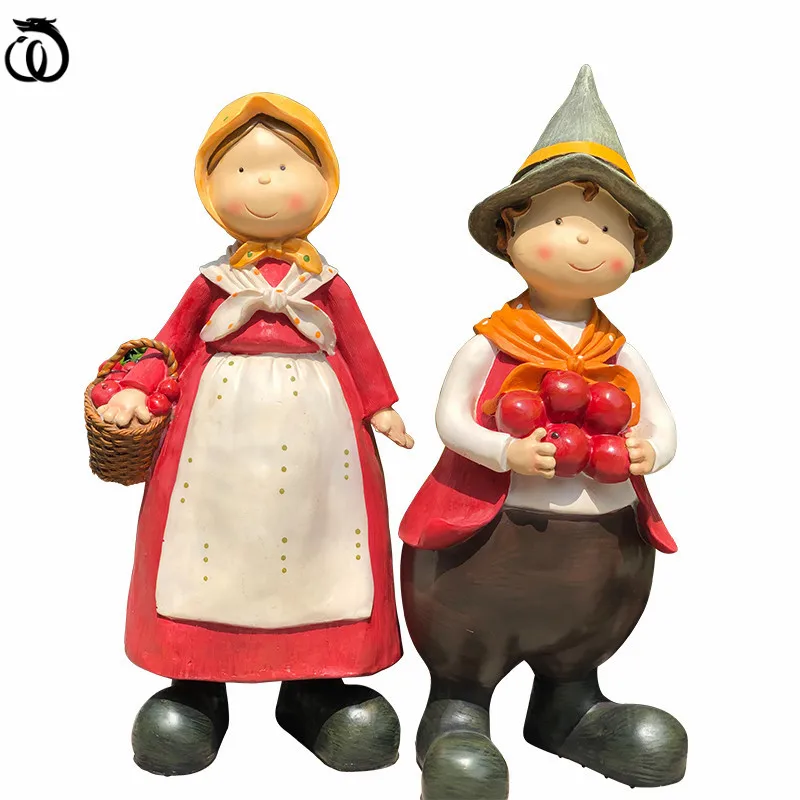 

WU CHEN LONG American Village Garden Cute Apple Boy Girl Sculpture Villa Park Figurines Resin Crafts Courtyard Lawn Decor R6953