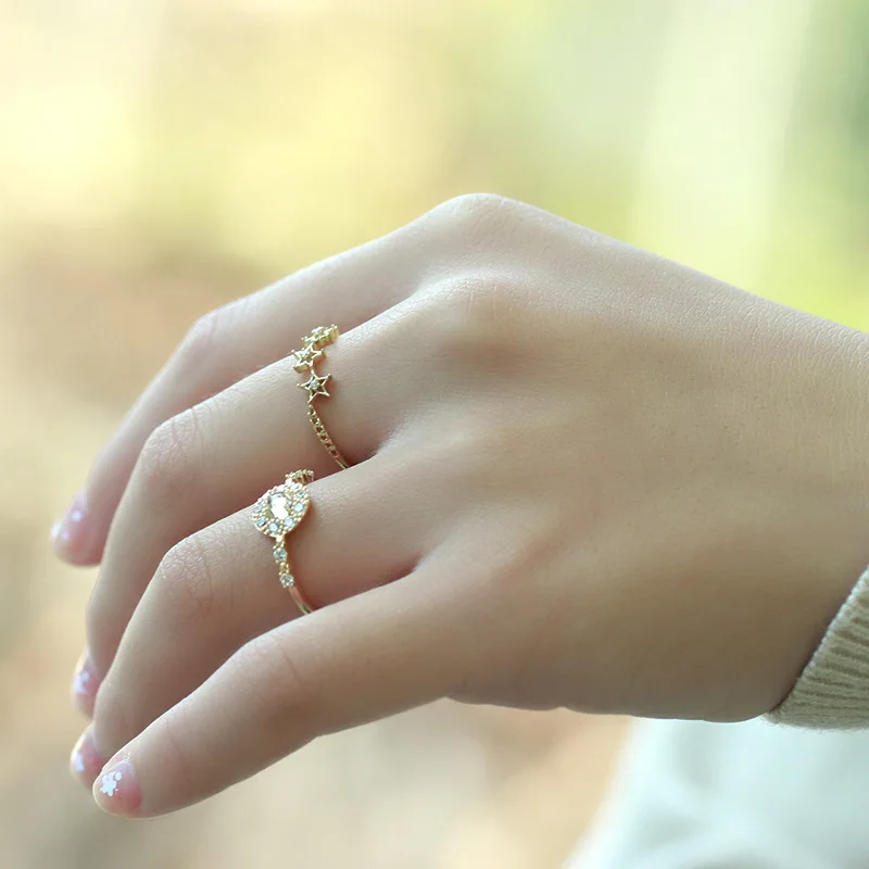 Изысканные кольца из чистого желтого золота 9 к со звездами и кристаллами для