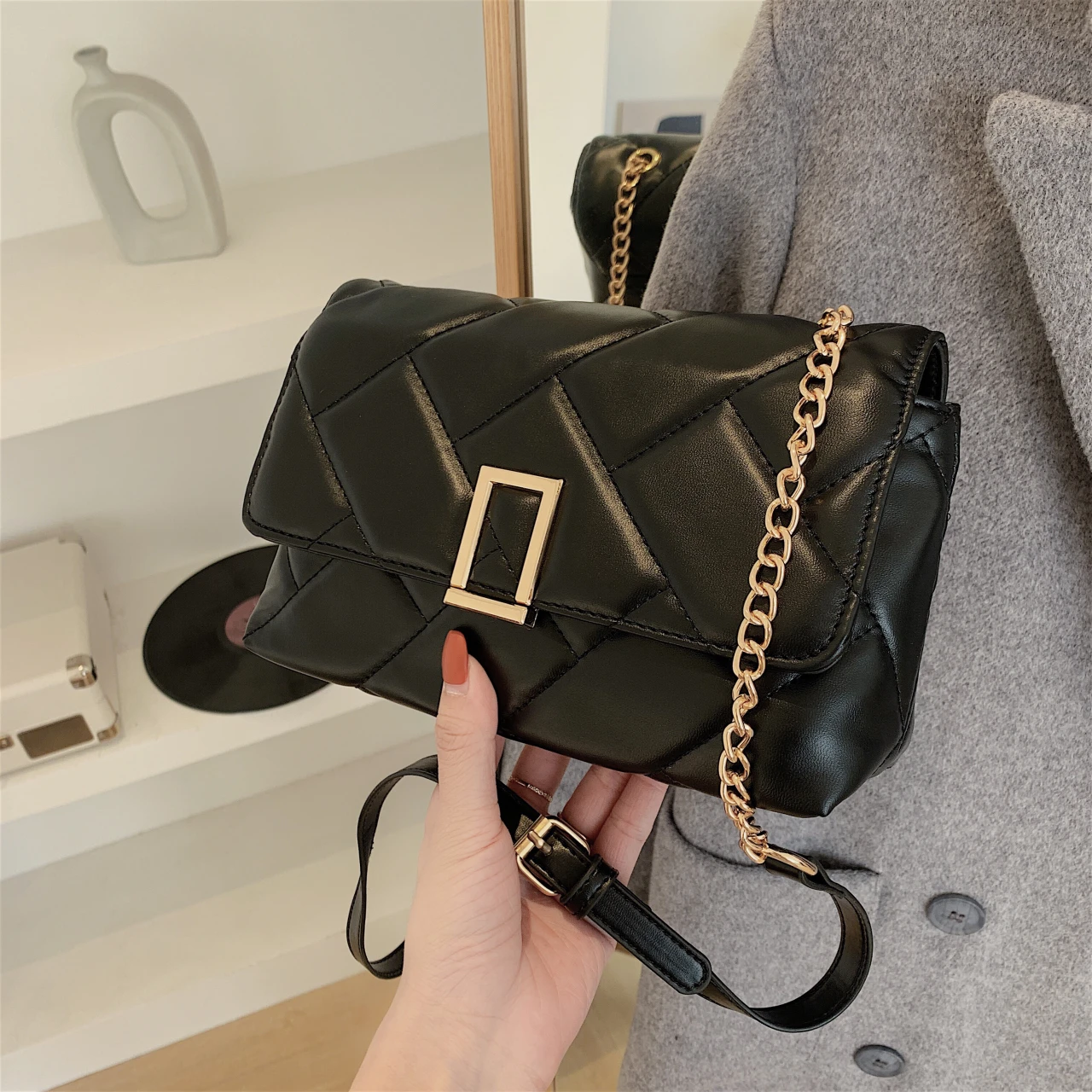 

Solid Color PU Leather Crossbody Bags 2021 Designer Chains Women Shoulde Bags Luxury White Lady Messenger Bag Purse Bolso Mujer